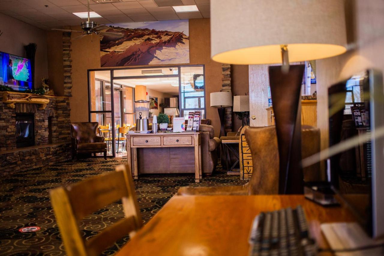 מונטיצ'לו Inn At The Canyons מראה חיצוני תמונה