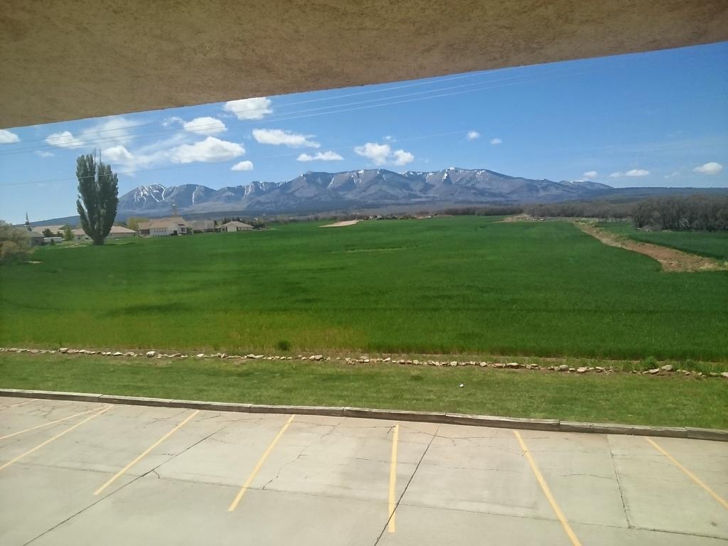 מונטיצ'לו Inn At The Canyons מראה חיצוני תמונה